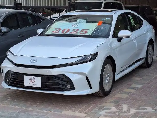 تويوتا كامري LE بنزين 2025 0