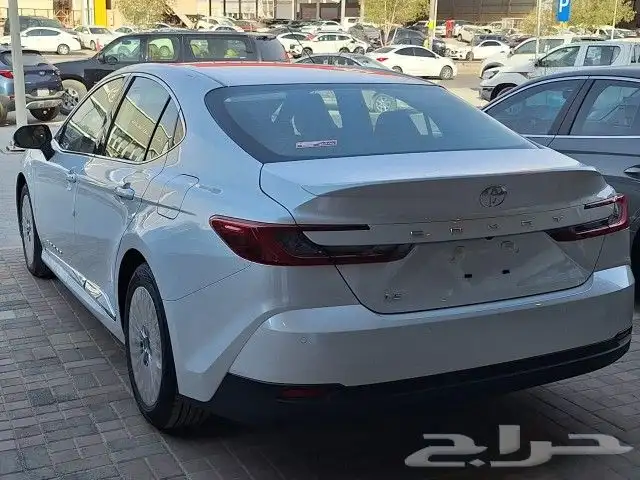 تويوتا كامري LE بنزين 2025 2