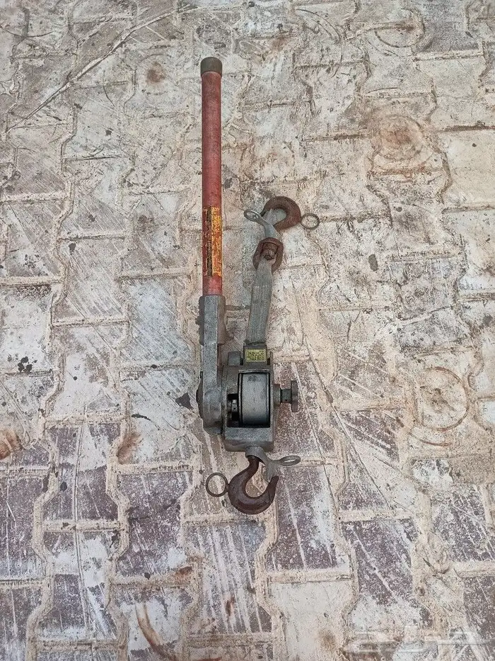 للبيع رافعة .. ونش سحب .. مقصات كيابل 15