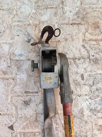 للبيع رافعة .. ونش سحب .. مقصات كيابل 17
