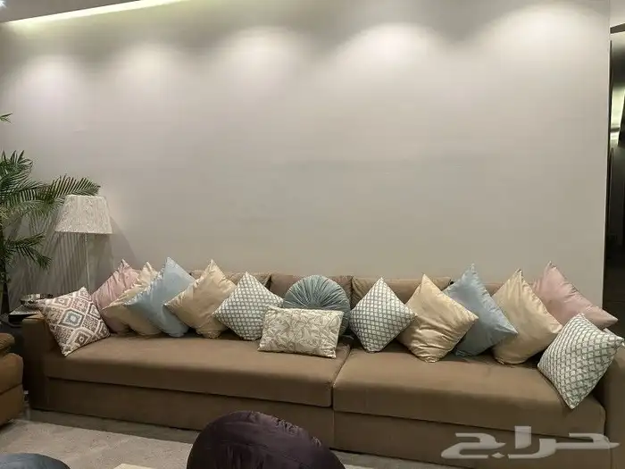 مخدات شبه جديده للبيع 1