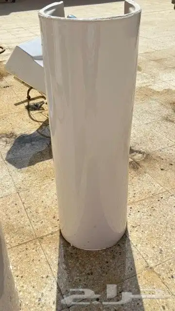 مروش أبيض مربع ومغسلة مع مرايا 6