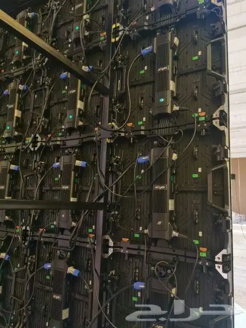 بيع شاشات ليد العرض العملاقه في المتر 9