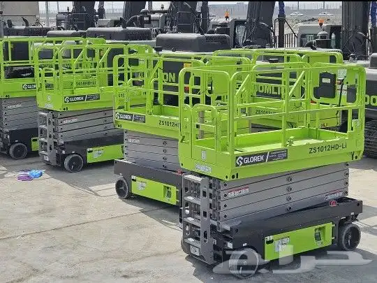 Scisoor lift for Rent - خدمات تأجير الرافعات المقصية 3