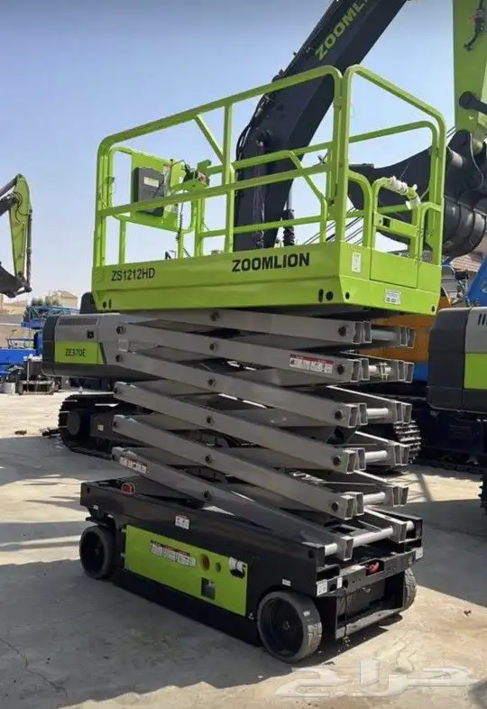 Scisoor lift for Rent - خدمات تأجير الرافعات المقصية 0