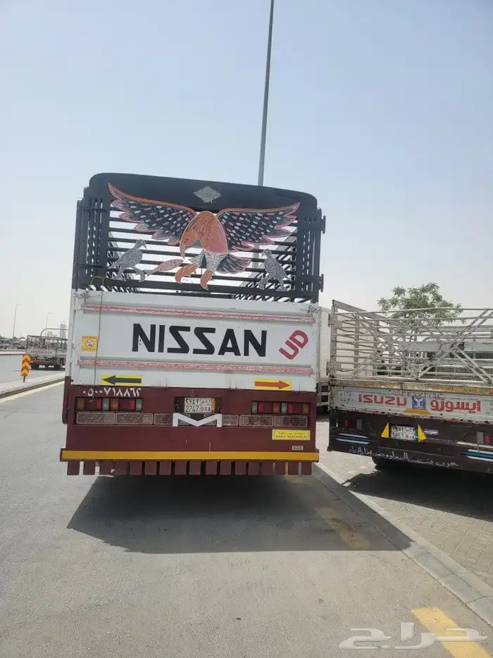 لوري للإيجار طول 7متر ونص لجميع مناطق المملكة 0