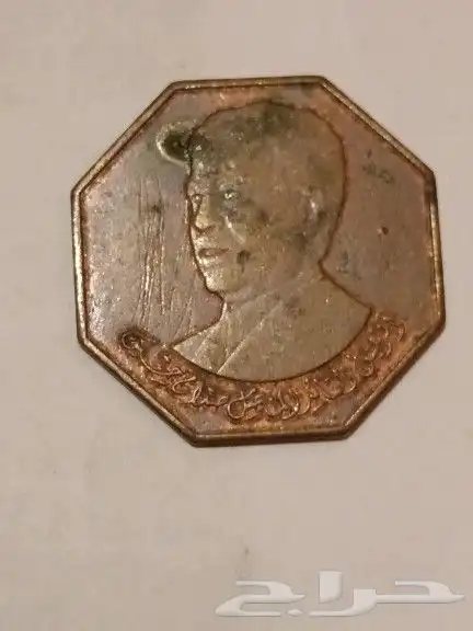 مدليات تذكاريه حبه دونالد ترامب كانت تستخدم بالانتخابات 3