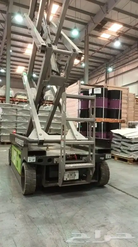 سيزر لفت للايجار بجدة سقالة كهربائية للايجار scissor lift 3