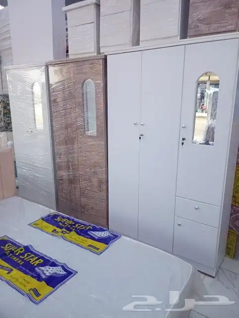 يوجد لدينا جميع الدواليب الخشب والحديد وجميع السراير 0