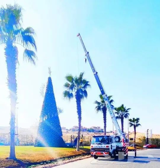 تأجير معدات روافع و كرينات وسطحات يومية او شهرفي الرياض ونقل 0