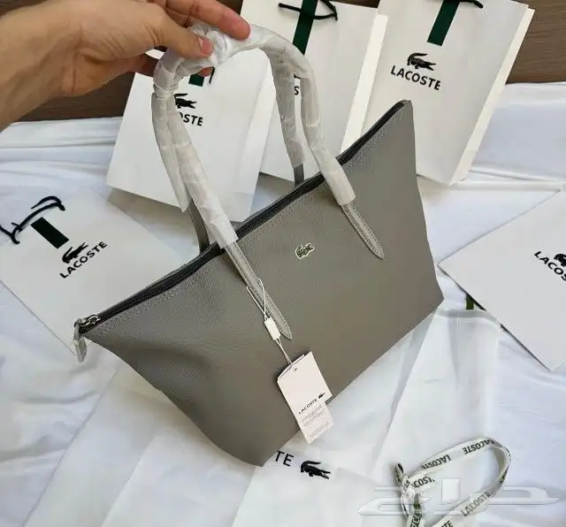شنط مدرسية وجامعية ماركات وشوزات رجالي ونسائي أقل الأسعار 17