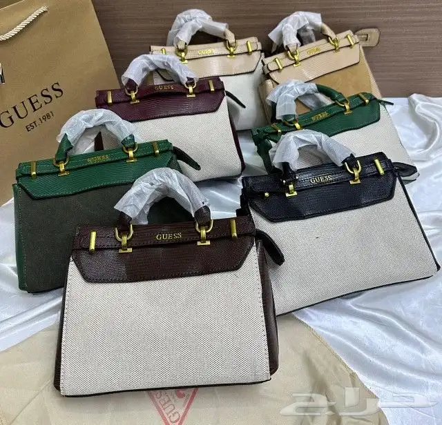 شنط مدرسية وجامعية ماركات وشوزات رجالي ونسائي أقل الأسعار 43
