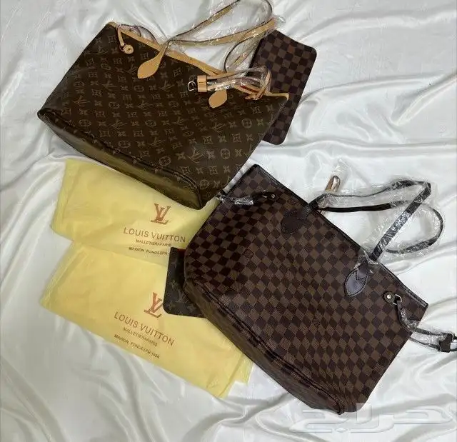شنط مدرسية وجامعية ماركات وشوزات رجالي ونسائي أقل الأسعار 48