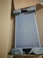 السلام عليكم ورحمة الله وبركاته... أعرض لكم قطع غيار لسيارات 1