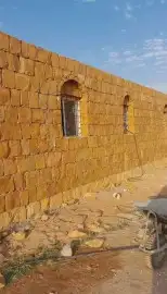 نقوم بتنفيذ مشروع البيوت الحجر الطبيعي تنفيذ مجالس ومدرجات 9