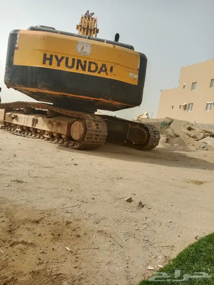 حفار بوكلين للايجار 0