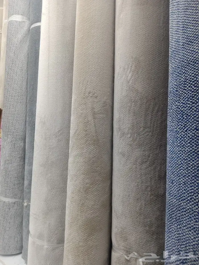 جميع انواع الموكت والفنيل العشب الصناعي واحرار وسد. 0