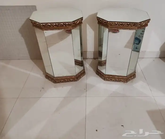 طاولات قزاز.. وفازه او مركن.. ودعاسات.. وساعه 1