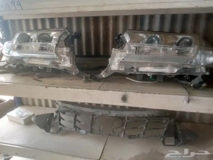 يتوفر لدينا شمعات اماميه جيب لاندكروزر 2020 1