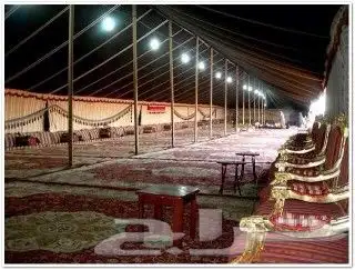 بيوت شعر وطرابيل ماء و يوجد ظلال غنم ويوجد 5