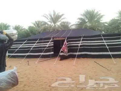 بيوت شعر وطرابيل ماء و يوجد ظلال غنم ويوجد 6