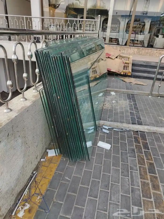 قزاز السكريت والمرايا ولكسان لسنا الوحيدين لكننا 7