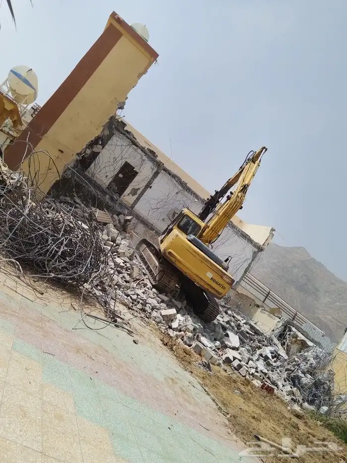 أعمال هدم المباني وترحيلها وحفر ورص وتأجير جميع المعدات 0