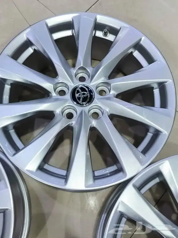 جنوط كامري مقاس 17 اصلي بلد ختم تويوتا موديل 2020 3