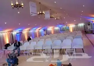 للايجار كنب مفرد كنب ثلاثي طاولات كراسي 2
