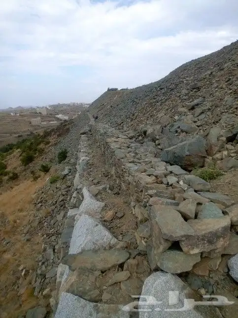 معلم حجر وقص ارضي بكلين 1