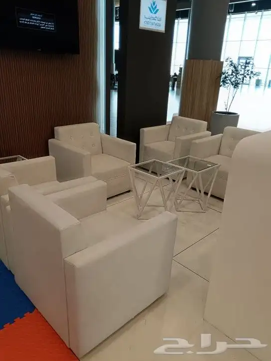 تأجير طاولات وكراسي وكنب وزل وسماعات ومكيفات ومخيمات 1