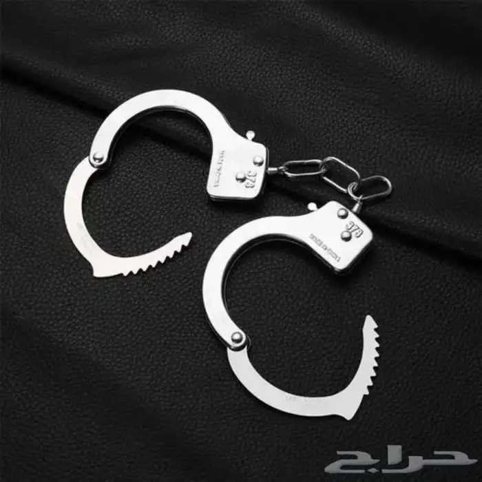 كلبشات حديد 3