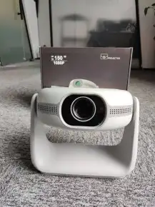 بروجكتر مع بطاريه ومواصفات عاليه 4