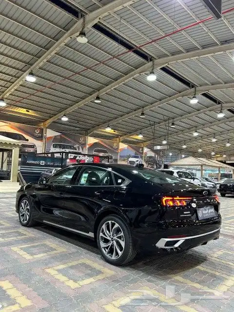 فورد تورس تيتانيوم لون اسود موديل 2024 5