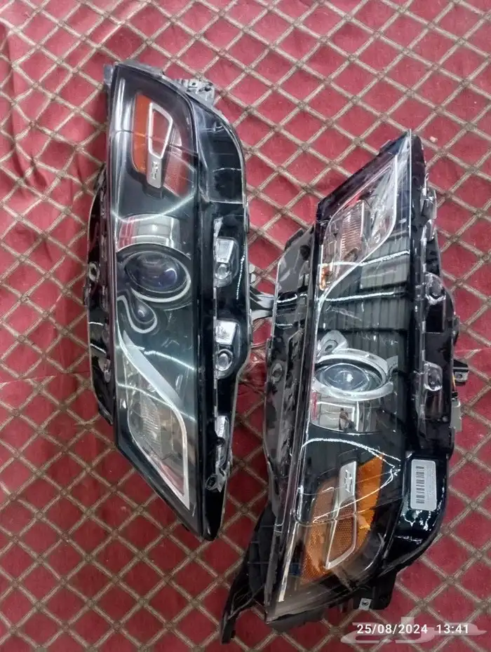 شمعات مبالا. يوجد لدينا زنن وعادي 0