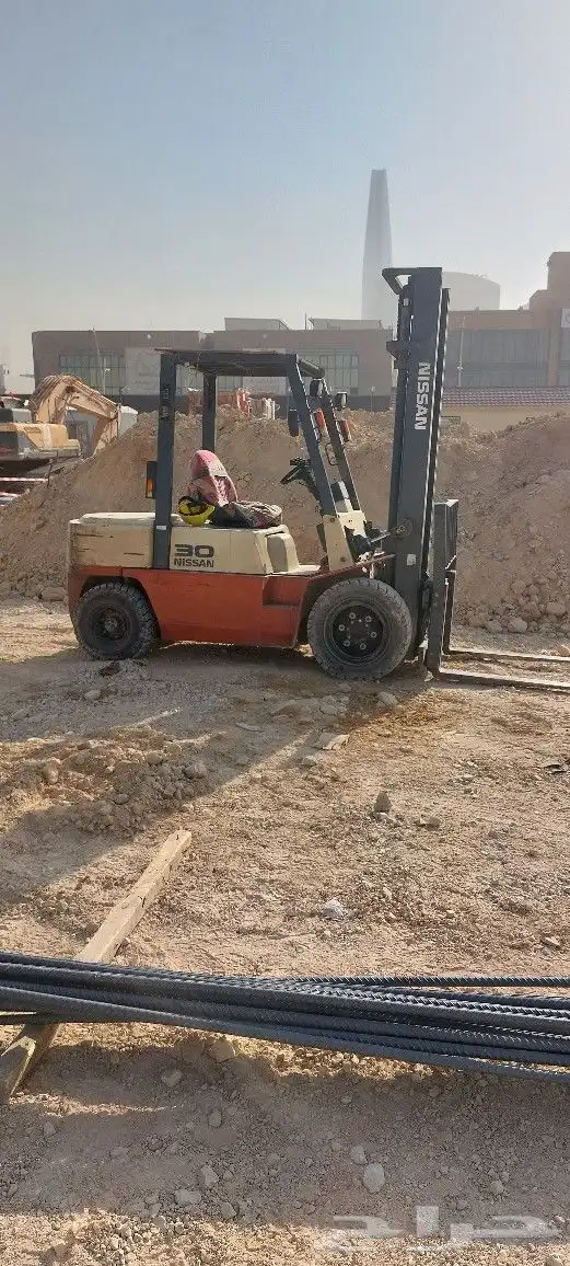 فوركلفت للأيجار الشهري واليومي والمشاوير داخل وخارج الرياض 1