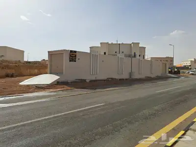 فيلا للبيع حي المطار 3