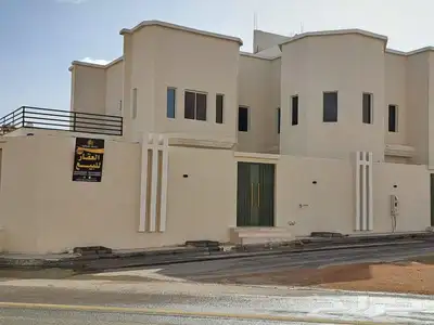 فيلا للبيع حي المطار 5