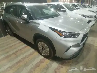 تويوتا هايلندر 2024 GLE فتحة هايبرد ابيض وفضى 1