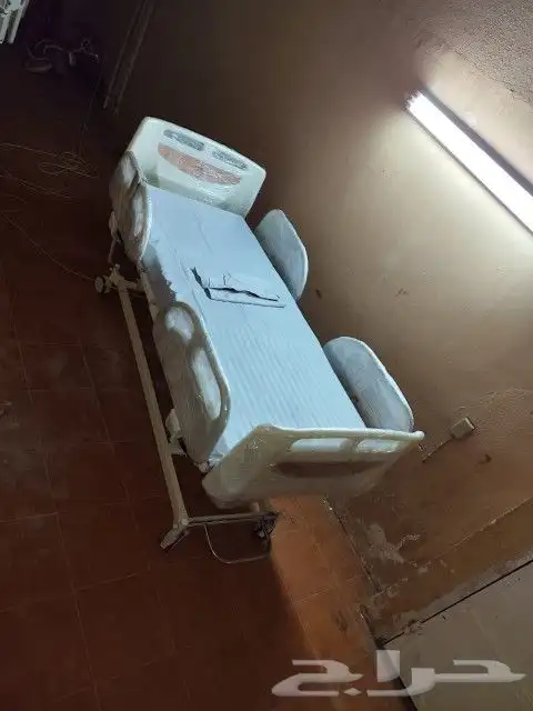 سرير طبي كهربائي فرشه معا المرتبه 4حركات 1