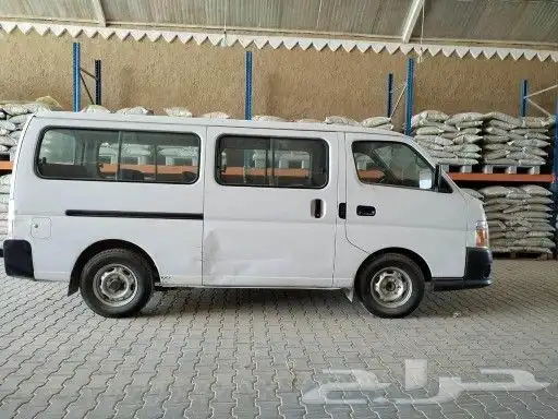 ايجار مع السواق 1