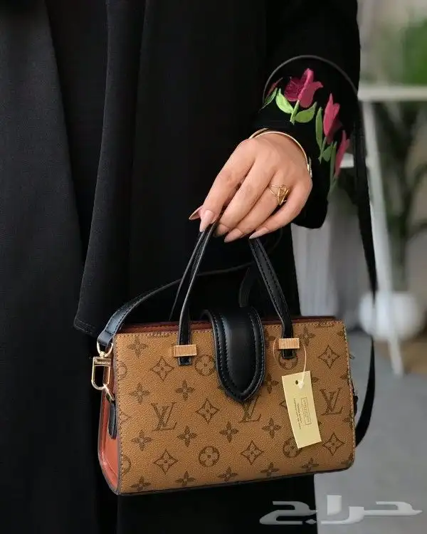 شنط نسائية ماركات عالميه شهيره جمله وتجزئه 1