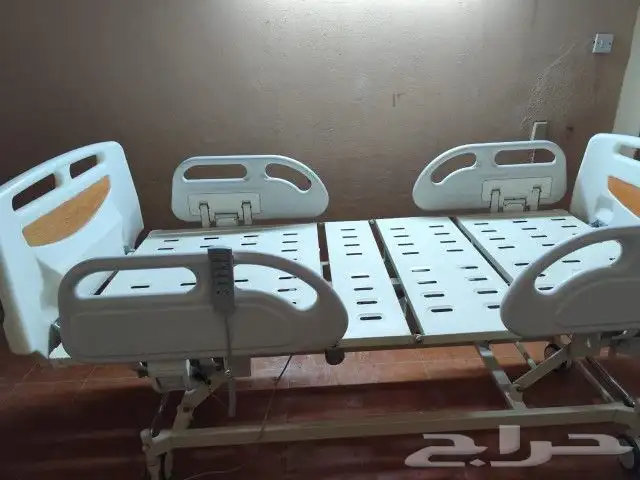 سرير طبي كهربائي فرشه معا المرتبه 4حركات 4