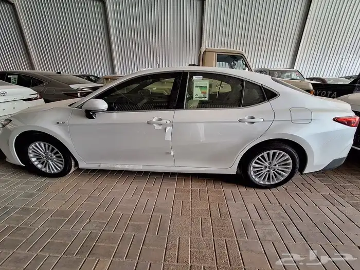 تويوتا كامرى اى بلس هايبرد 2025 2