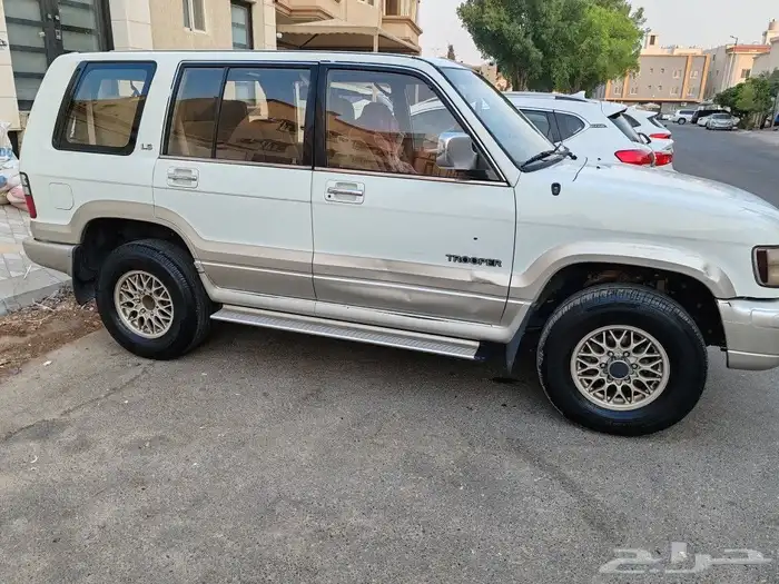 ايسوزو تروبر - 2003 بنزين 2