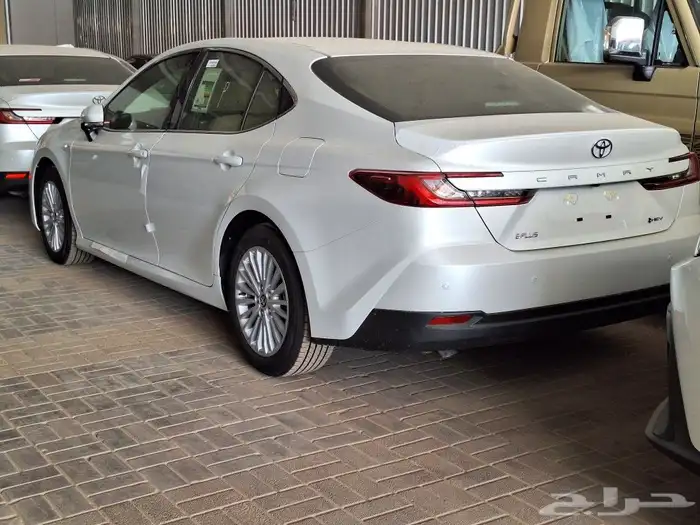 تويوتا كامرى اى بلس هايبرد 2025 1