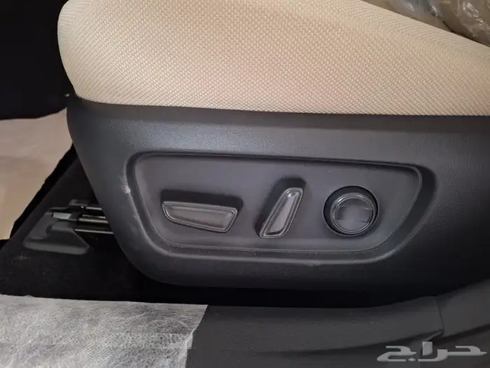 تويوتا كامرى اى بلس هايبرد 2025 4