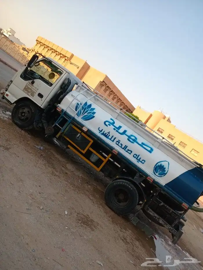 وايت مياه صالحه للشرب لتعئه الخزانات الأرض والعلوي في غرب 0