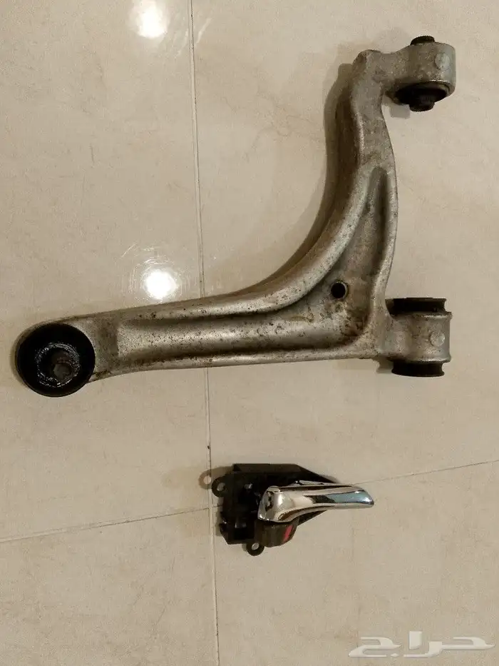 قطع لكزس جي اس 2001 1