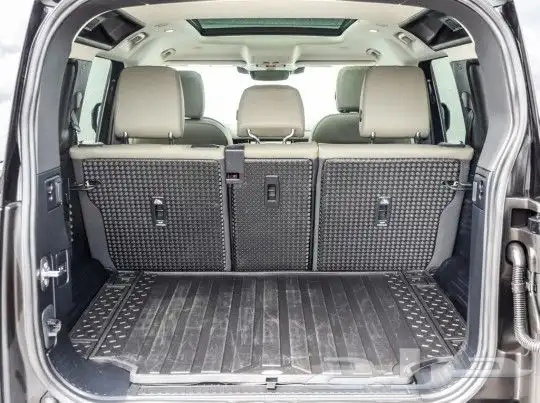 لاند روفر ديفيندر Land Rover Defender 110 SUV موديل 2023 25